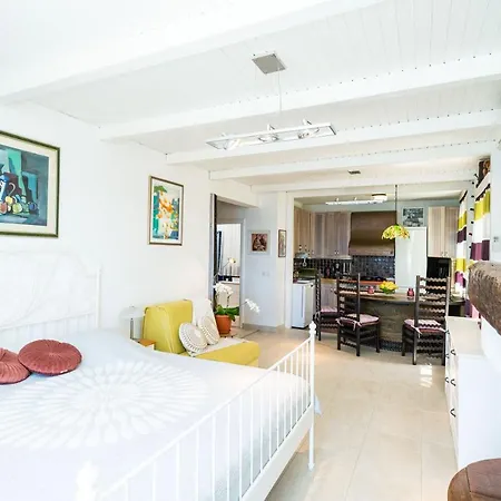 アパート House Sveti Jakov 2 *